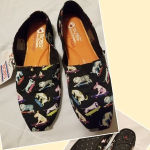 NWT Bob's dogs on skateboards